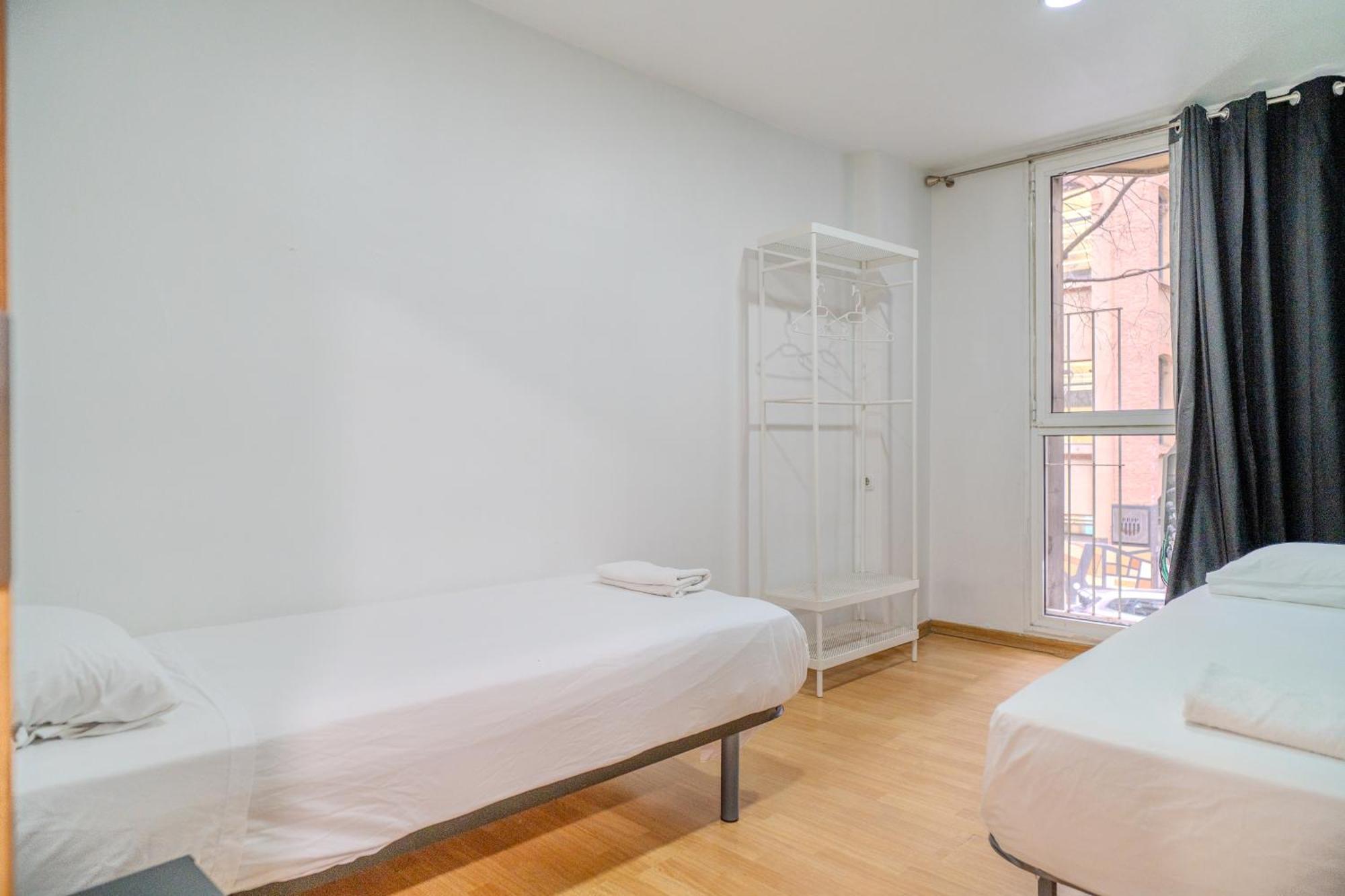 Holidaysbcn Rooms Barcelona Bagian luar foto