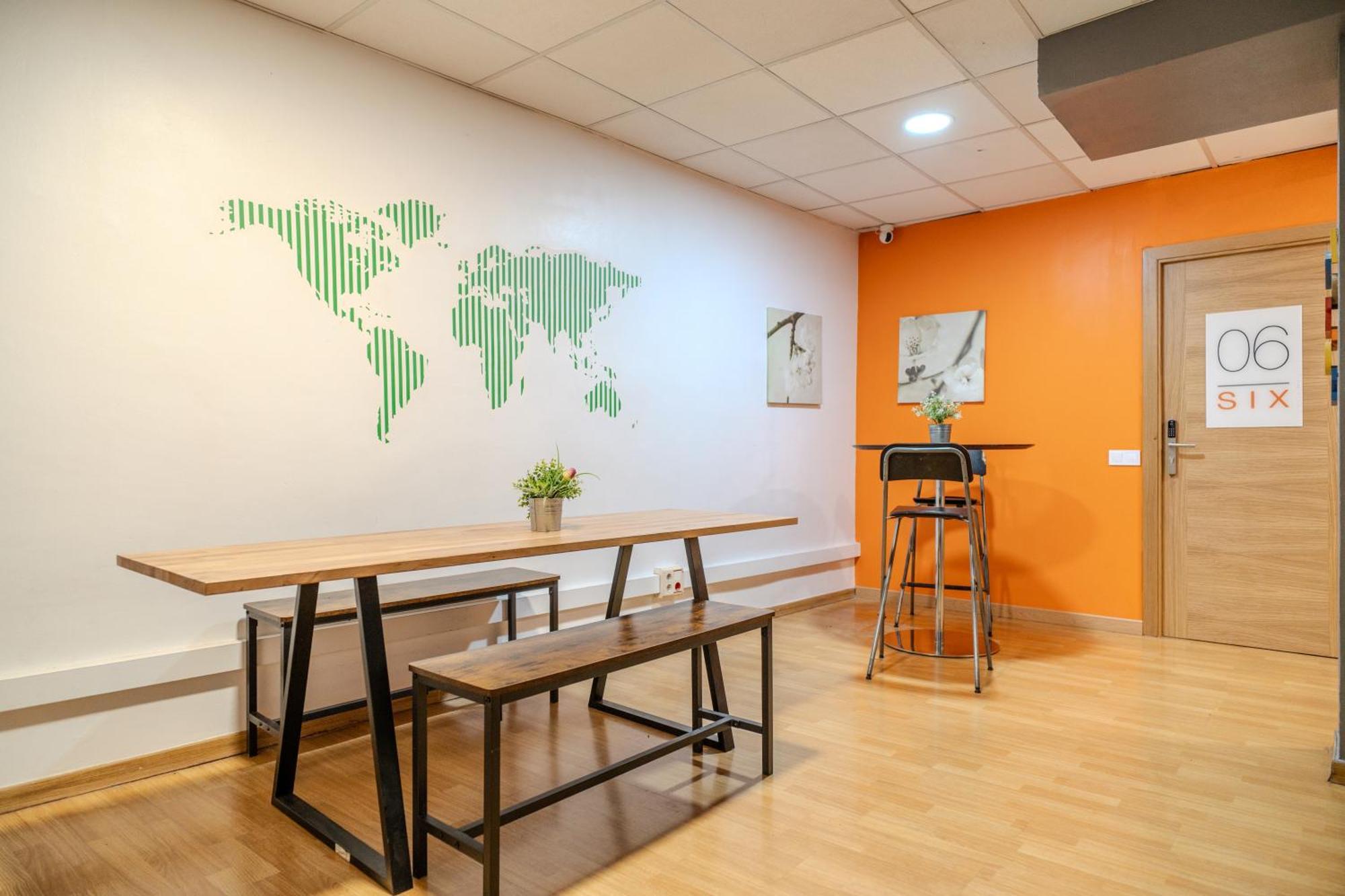 Holidaysbcn Rooms Barcelona Bagian luar foto