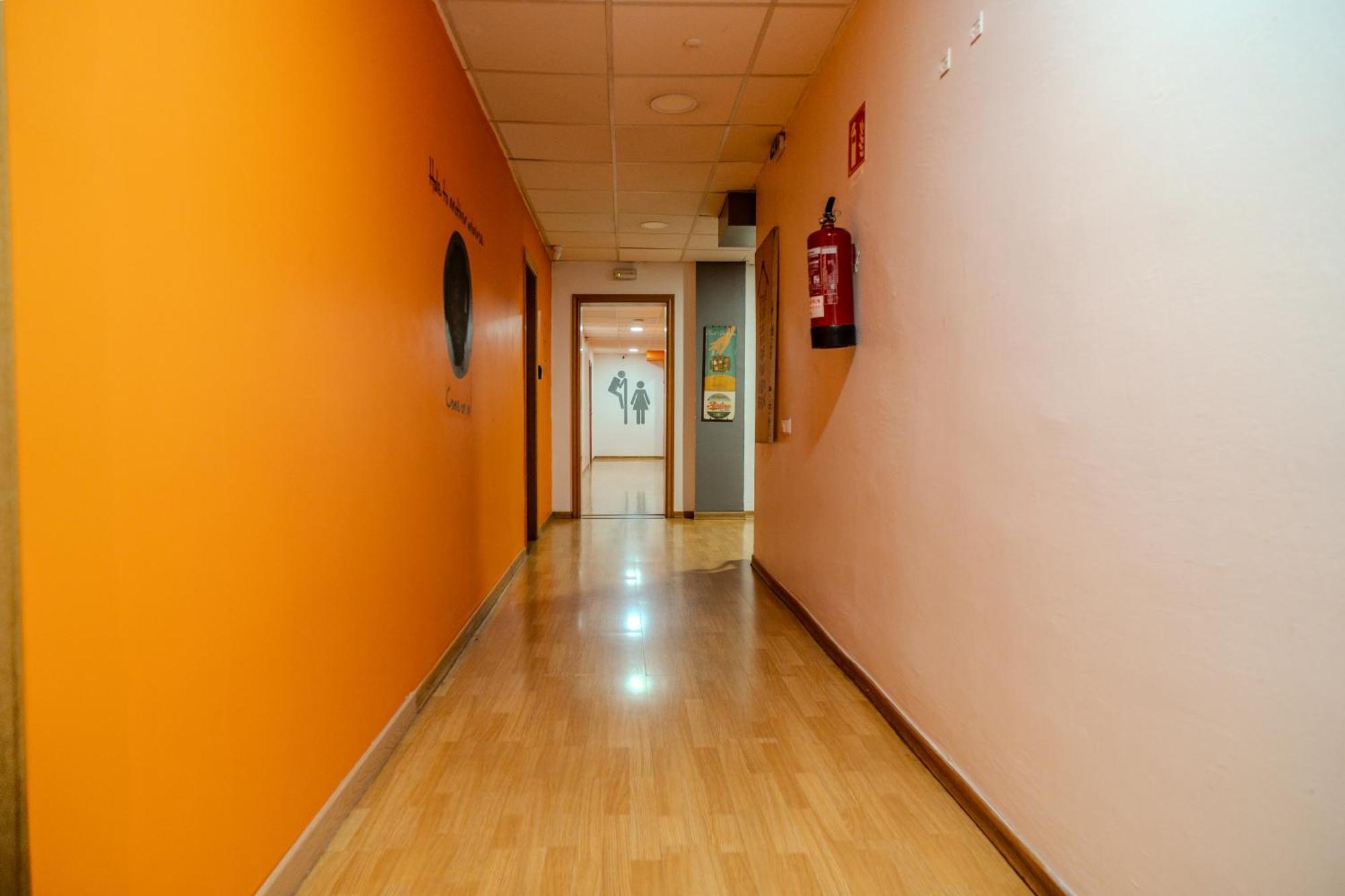Holidaysbcn Rooms Barcelona Bagian luar foto