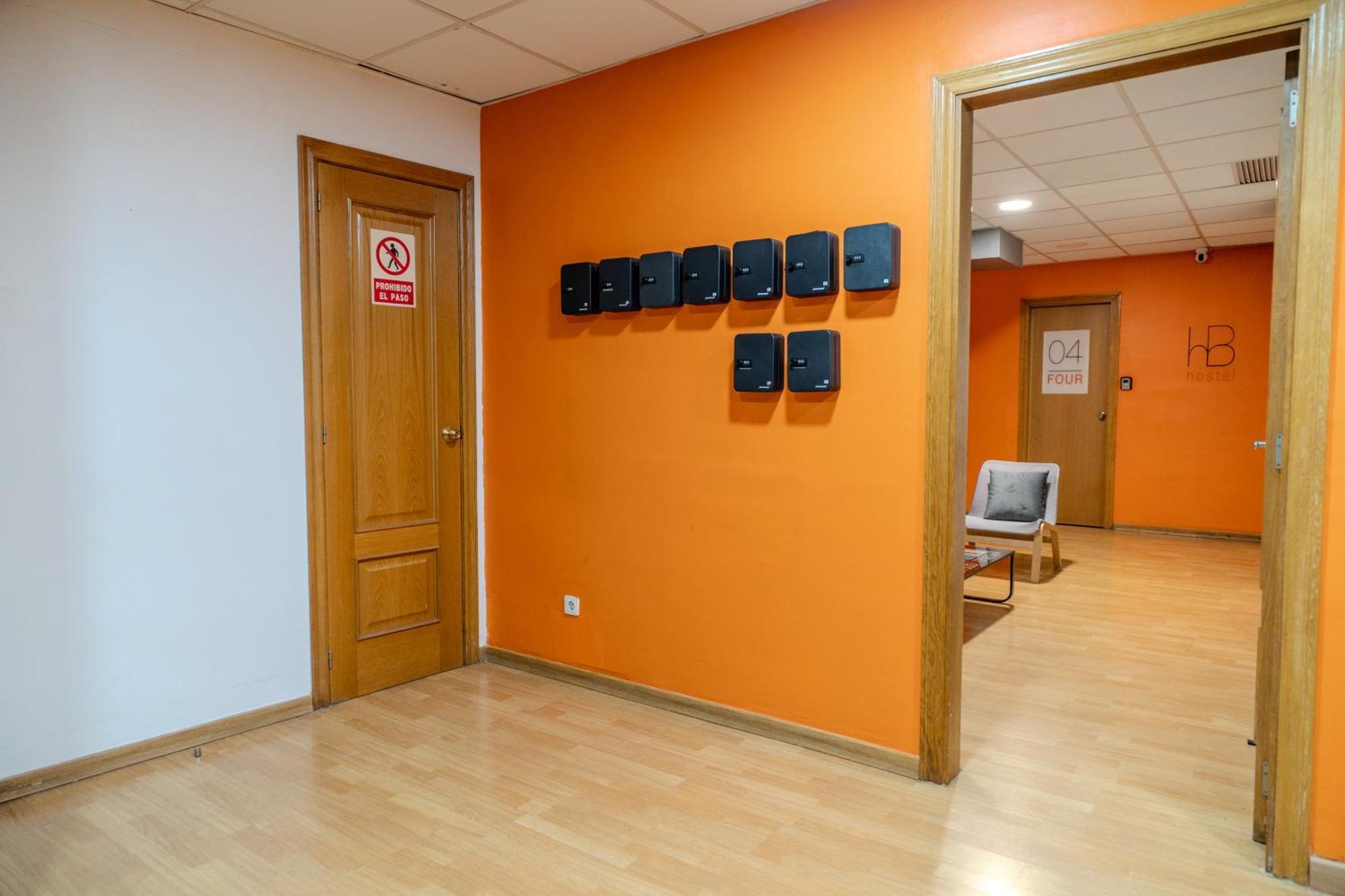 Holidaysbcn Rooms Barcelona Bagian luar foto