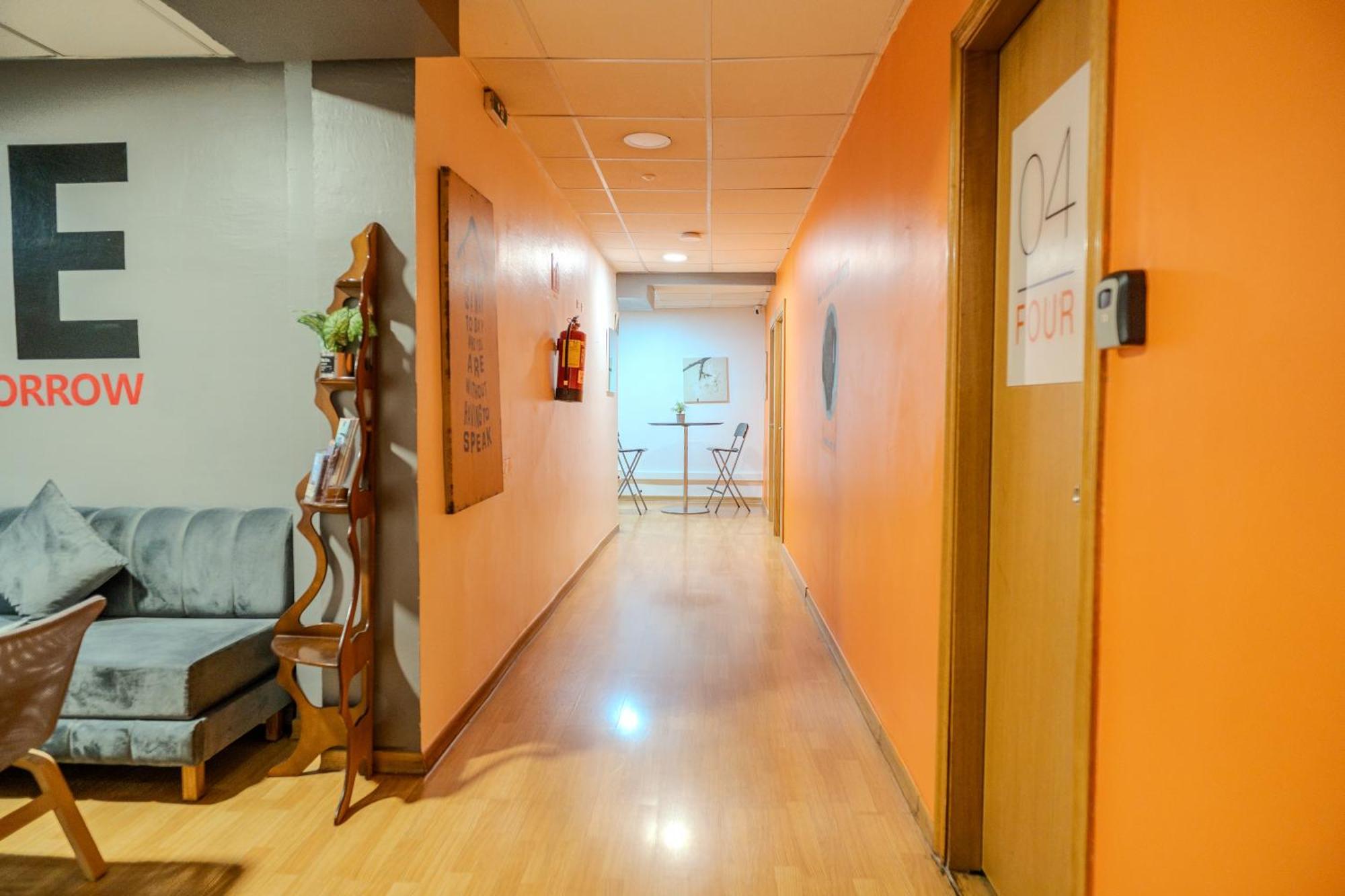 Holidaysbcn Rooms Barcelona Bagian luar foto