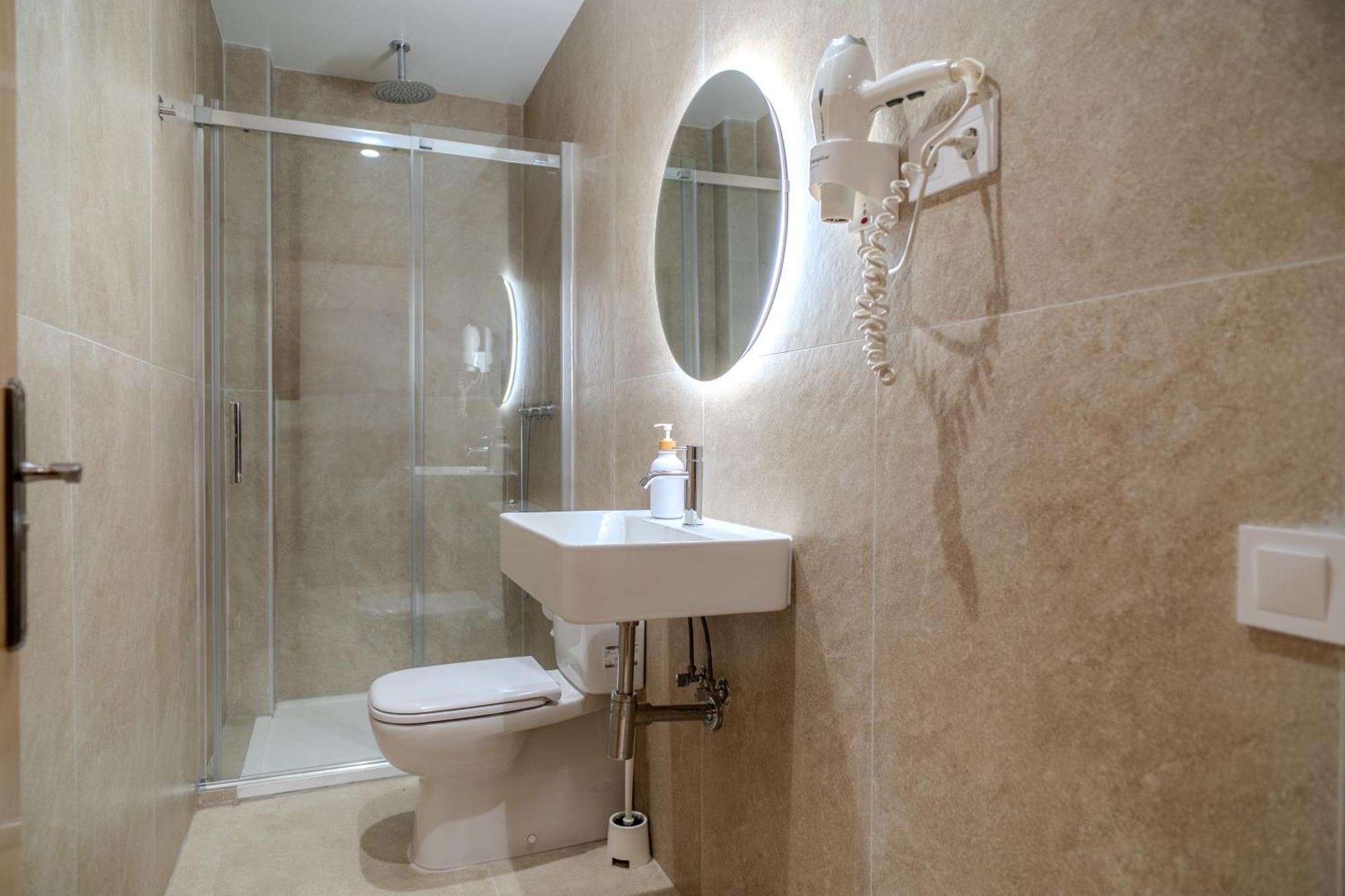 Holidaysbcn Rooms Barcelona Bagian luar foto